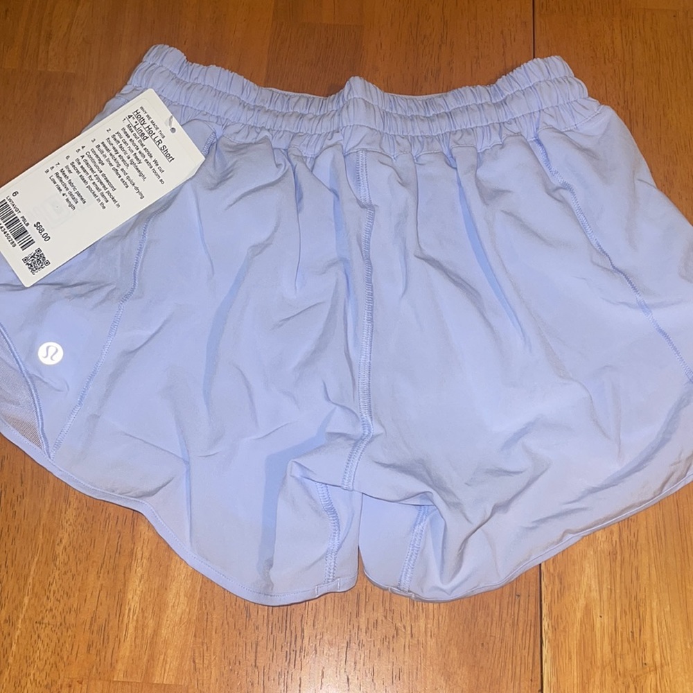 Lululemon Hotty Hot LR Short 4” Lined - Picture 2 of 3